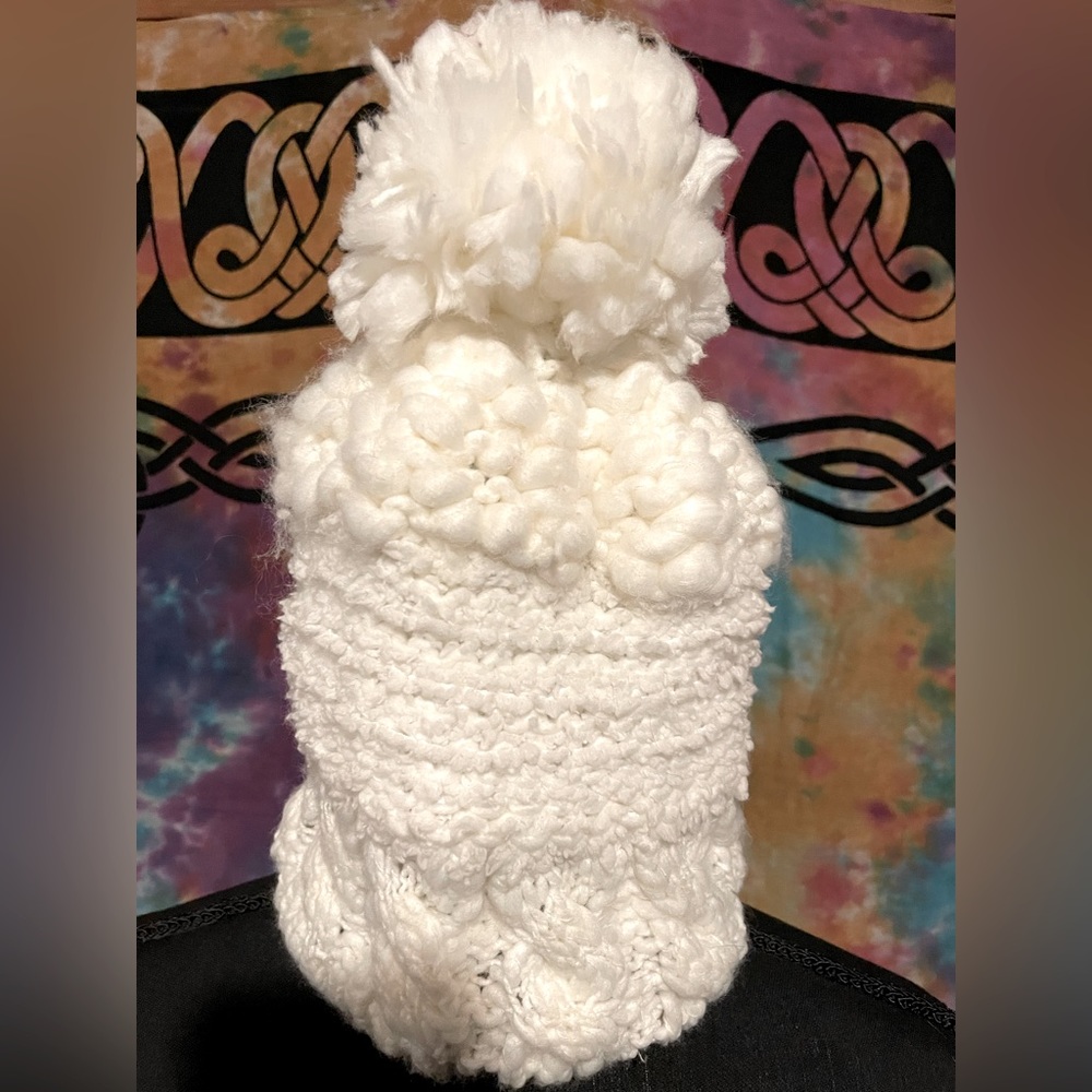 White cotton cable knit weave beanie by LA Hearts